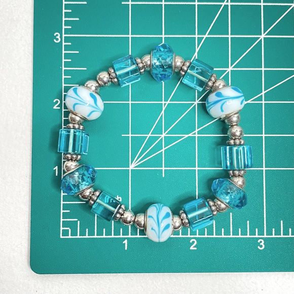Stretch Bracelet Silver Tone Aqua Blue Multi Shape Iridescent White Floral Beads - Picture 8 of 8